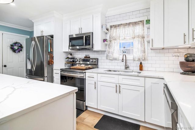 312 W 20th Street, Deer Park, NY 11729