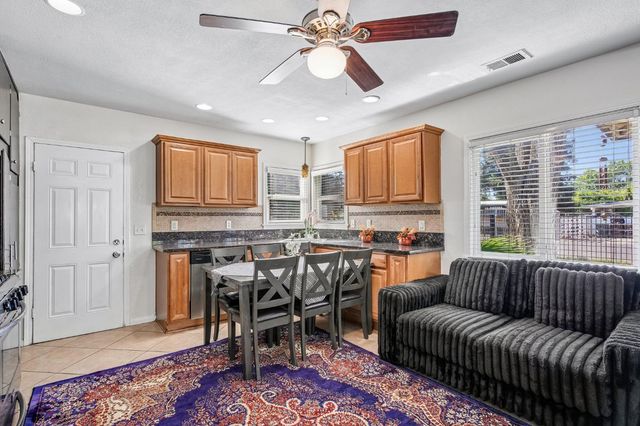 715 E Roseburg Ave, Modesto, CA 95350