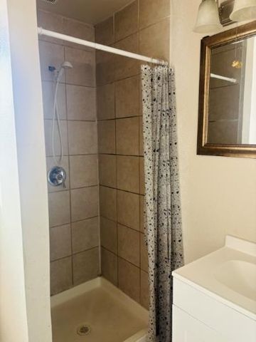715 E Roseburg Ave, Modesto, CA 95350