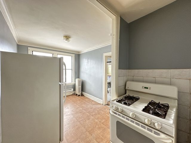 3121 N HAMLIN Avenue 2H, Chicago, IL 60618