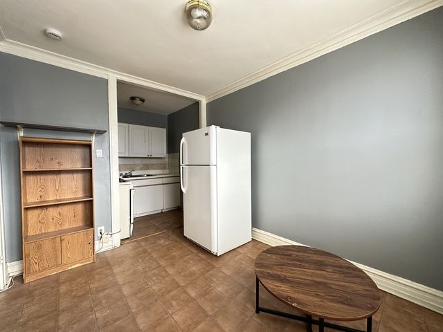3121 N HAMLIN Avenue 2H, Chicago, IL 60618
