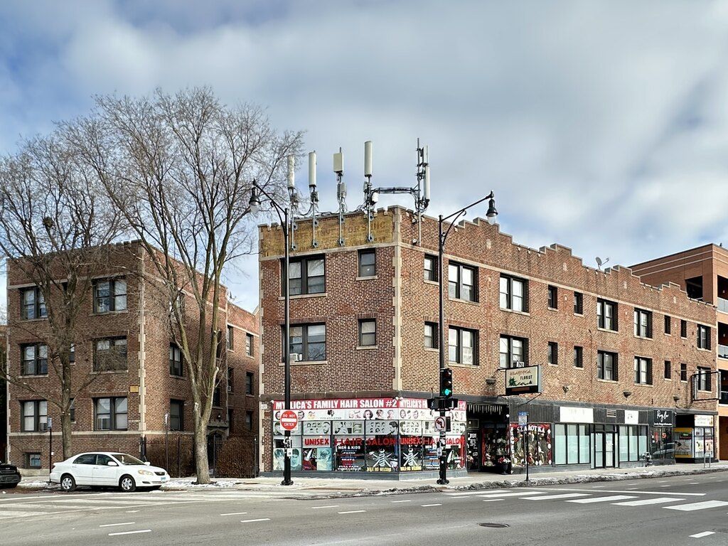 3121 N HAMLIN Avenue 2H, Chicago, IL 60618