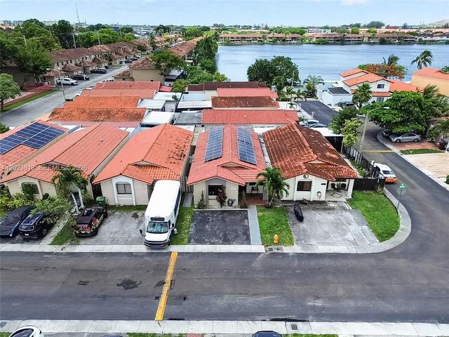 2462 W 65th St, Hialeah, FL 33016