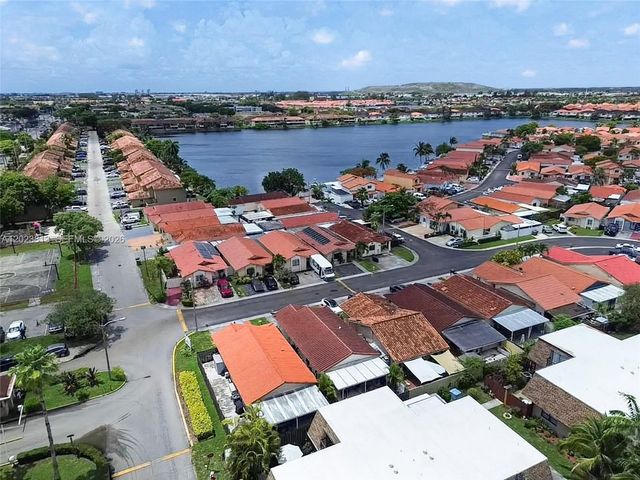 2462 W 65th St, Hialeah, FL 33016