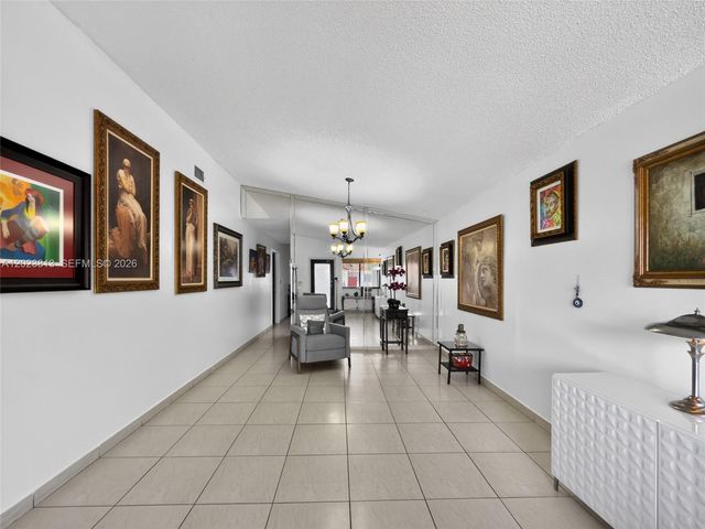 2462 W 65th St, Hialeah, FL 33016