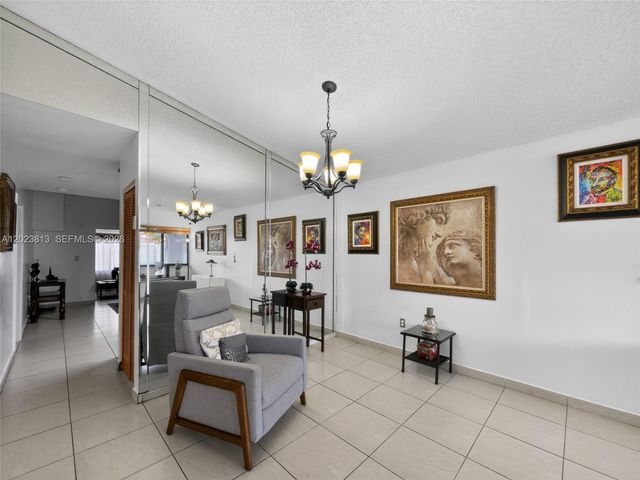 2462 W 65th St, Hialeah, FL 33016