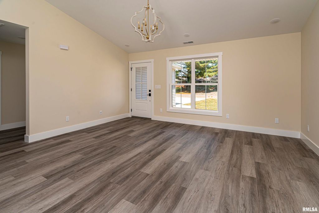 1009 HILLCREST Drive, Marion, IL 62959 EB455292 Quinn Realty and