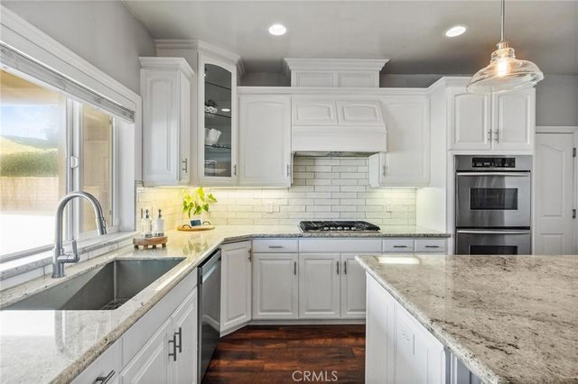 37420 Wildwood View, Yucaipa, CA 92399