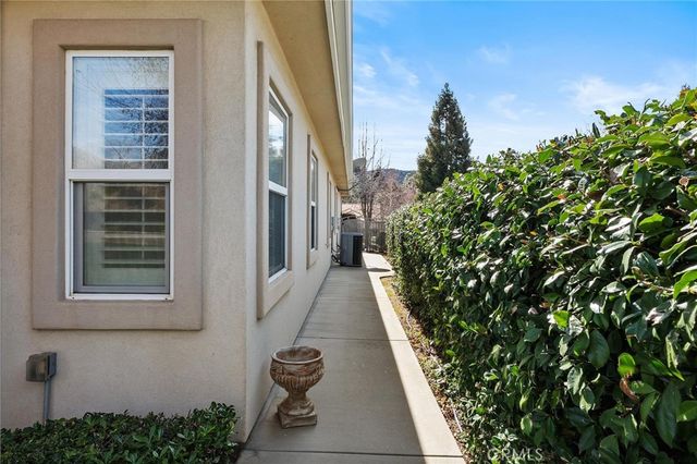 37420 Wildwood View, Yucaipa, CA 92399