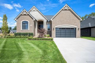 13851 Arthur Court, Washington, MI 48094