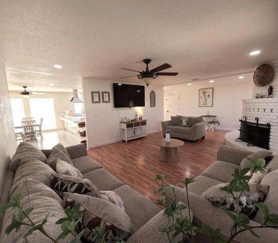 8521 Road 256, Terra Bella, CA 93270