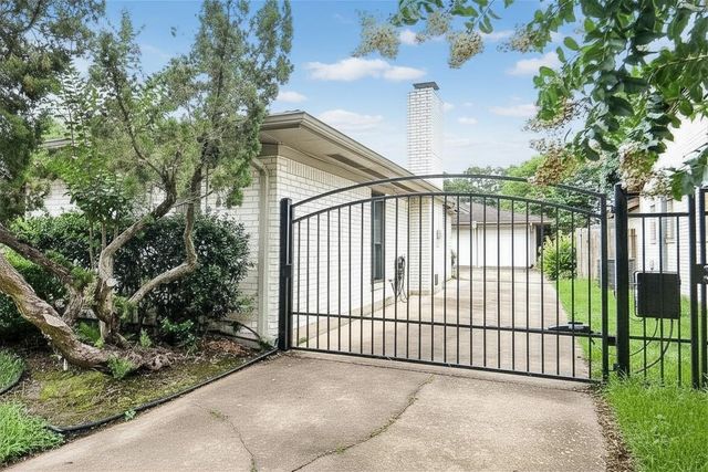 6203 Wigton Drive, Houston, TX 77096