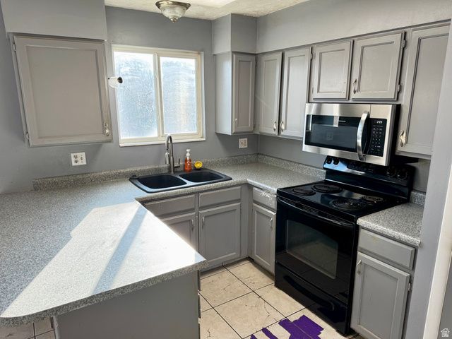 2093 W CHATEAU AVE, Taylorsville, UT 84129