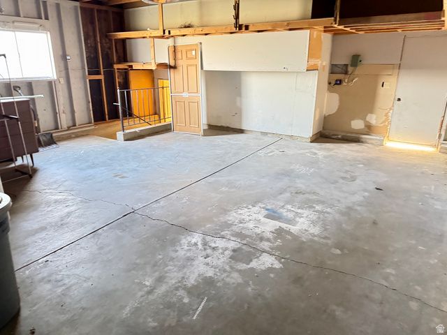 2093 W CHATEAU AVE, Taylorsville, UT 84129