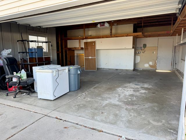 2093 W CHATEAU AVE, Taylorsville, UT 84129