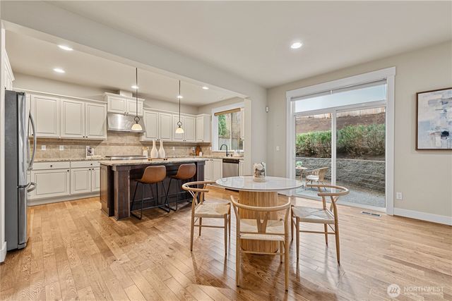 2819 102nd Place NE, Bellevue, WA 98004