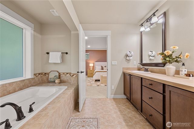 2819 102nd Place NE, Bellevue, WA 98004