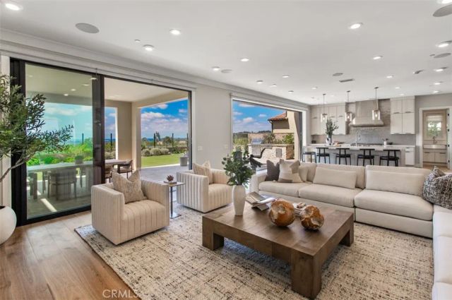 224 Clear Falls, Irvine, CA 92602