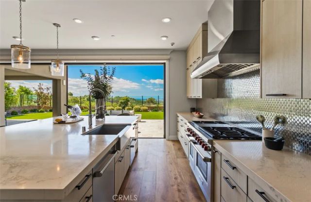 224 Clear Falls, Irvine, CA 92602