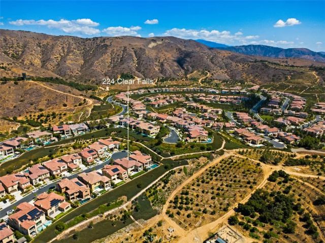 224 Clear Falls, Irvine, CA 92602