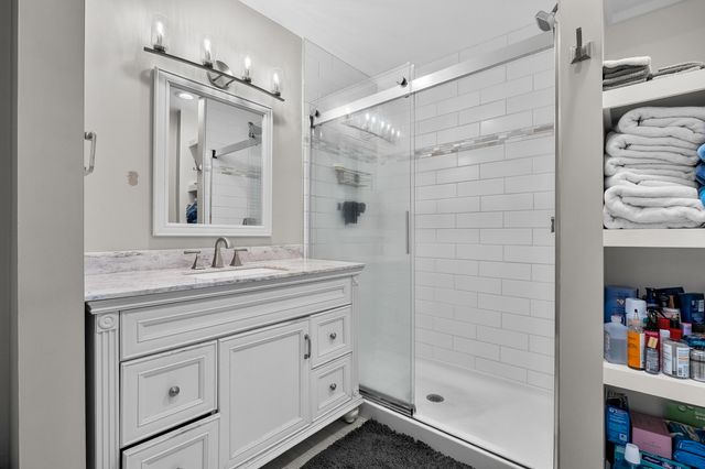 910 Farrell Avenue, Kalamazoo, MI 49006