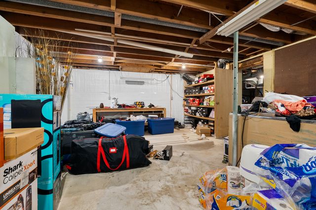 910 Farrell Avenue, Kalamazoo, MI 49006