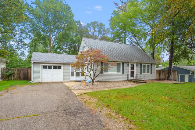 910 Farrell Avenue, Kalamazoo, MI 49006