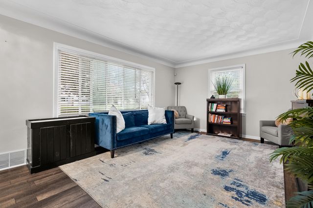 910 Farrell Avenue, Kalamazoo, MI 49006