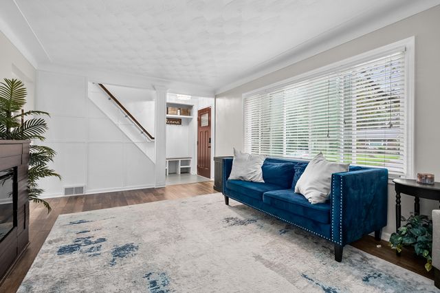 910 Farrell Avenue, Kalamazoo, MI 49006