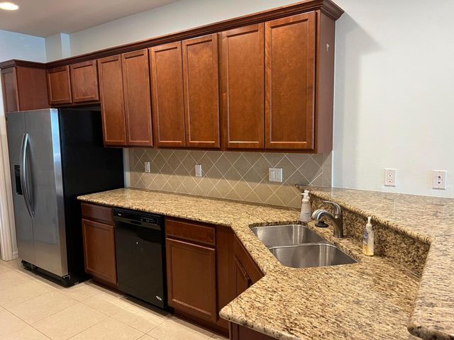 3228 S Caroline Drive, Jupiter, FL 33458