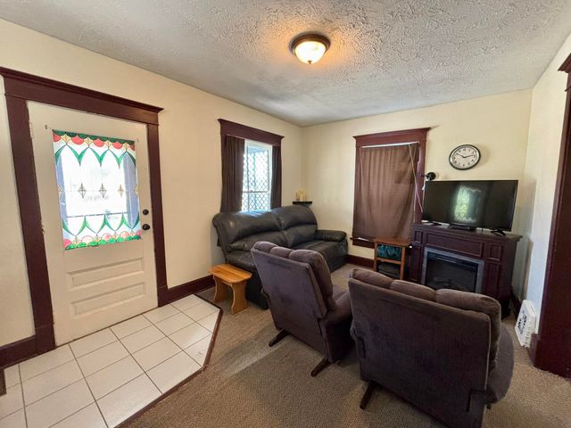 107 LINCOLN Avenue, Council Bluffs, IA 51503