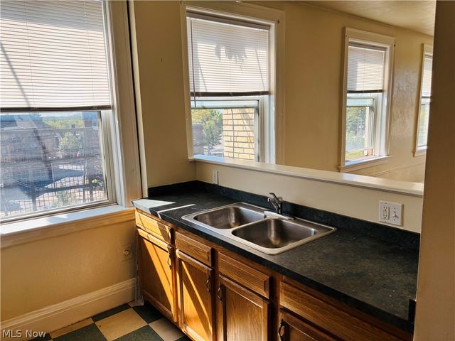 5644 Broadway Avenue 603, Cleveland, OH 44127