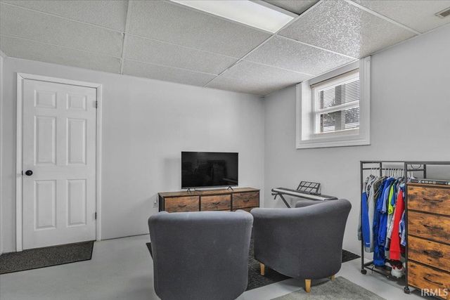 5708 Berry Lane, Evansville, IN 47710