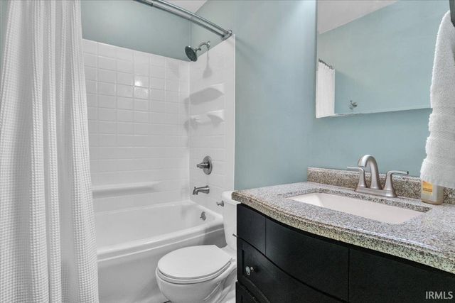 5708 Berry Lane, Evansville, IN 47710