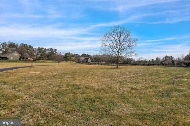 3512 MEADOW VIEW RD, Manheim, PA 17545