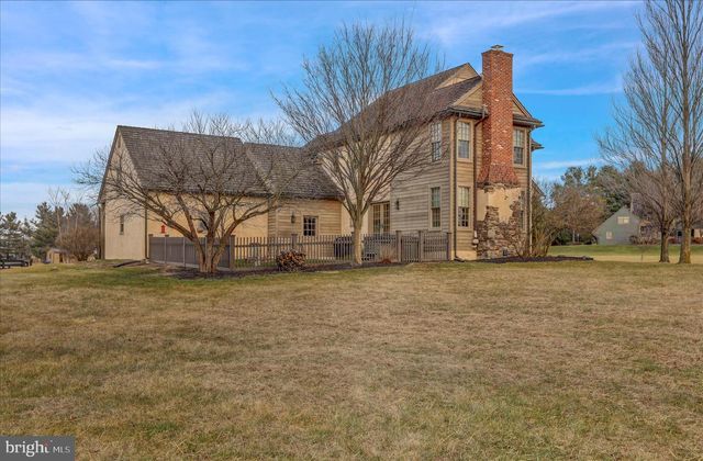 3512 MEADOW VIEW RD, Manheim, PA 17545