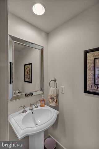 3512 MEADOW VIEW RD, Manheim, PA 17545