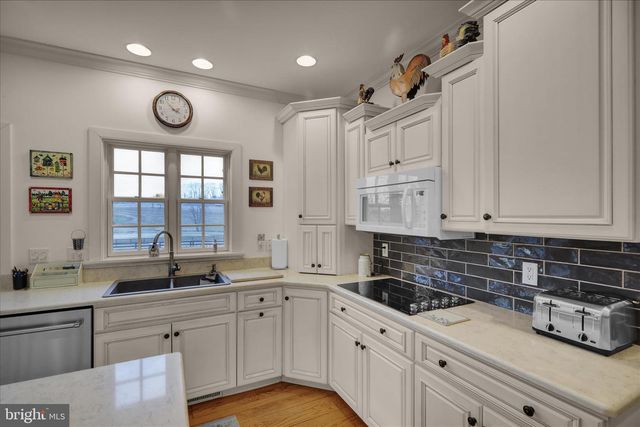 3512 MEADOW VIEW RD, Manheim, PA 17545