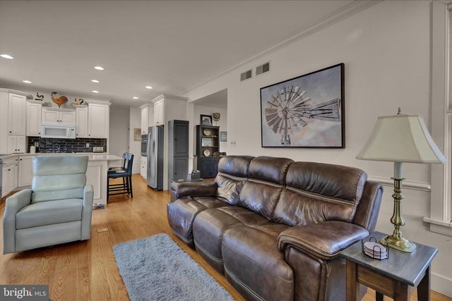 3512 MEADOW VIEW RD, Manheim, PA 17545