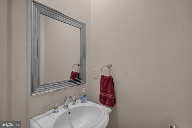 3512 MEADOW VIEW RD, Manheim, PA 17545