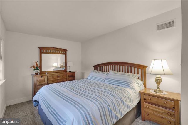 3512 MEADOW VIEW RD, Manheim, PA 17545