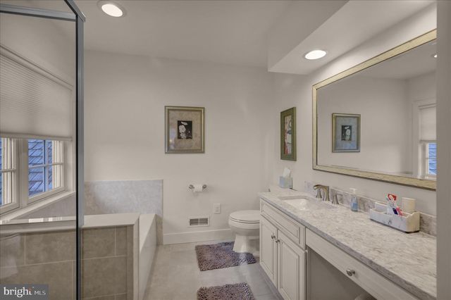 3512 MEADOW VIEW RD, Manheim, PA 17545