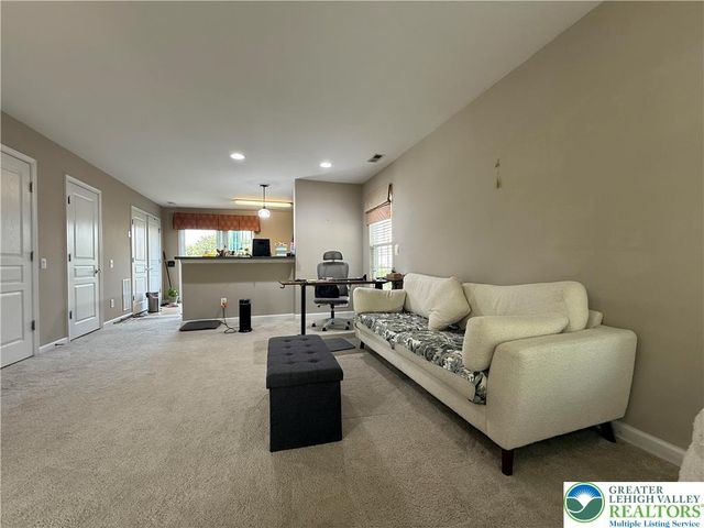1499 Artisan Court, Upper Macungie Twp, PA 18031