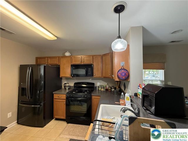 1499 Artisan Court, Upper Macungie Twp, PA 18031