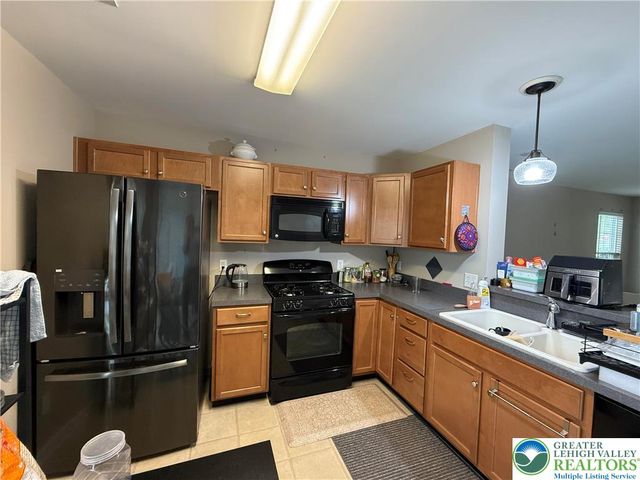 1499 Artisan Court, Upper Macungie Twp, PA 18031
