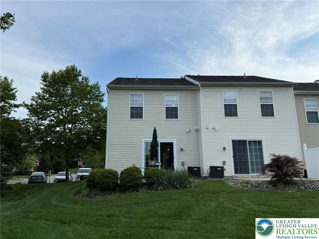 1499 Artisan Court, Upper Macungie Twp, PA 18031