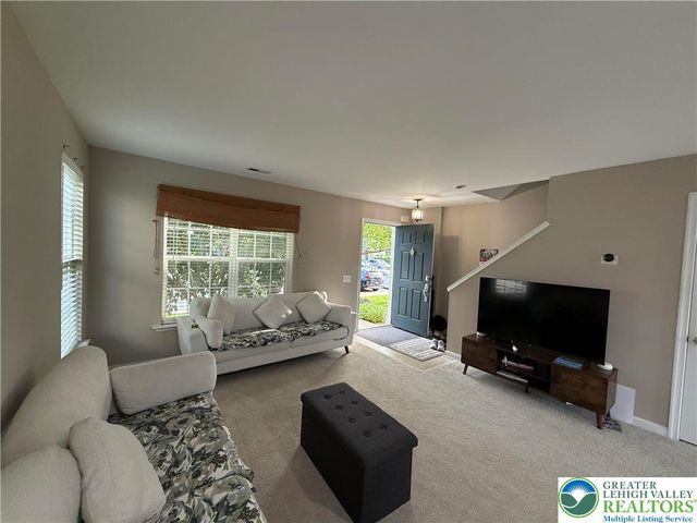 1499 Artisan Court, Upper Macungie Twp, PA 18031