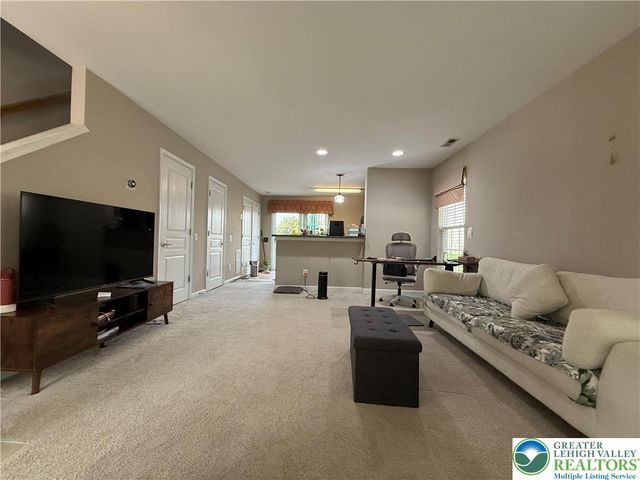 1499 Artisan Court, Upper Macungie Twp, PA 18031