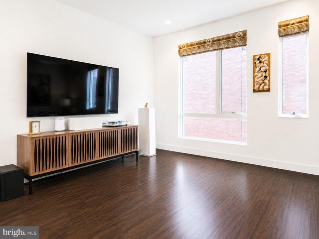 447 WALLACE ST, Philadelphia, PA 19123