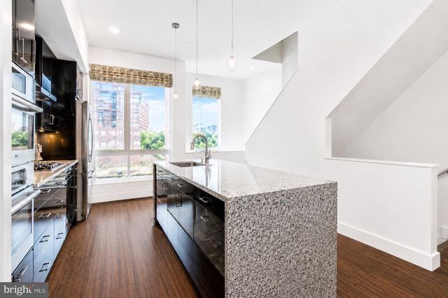 447 WALLACE ST, Philadelphia, PA 19123